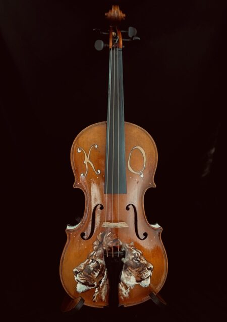 Painted Violin for fundraiser "The King and Queen" by Billy Smith